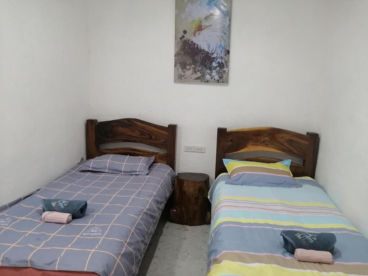 Panda Guest House Корон Экстерьер фото
